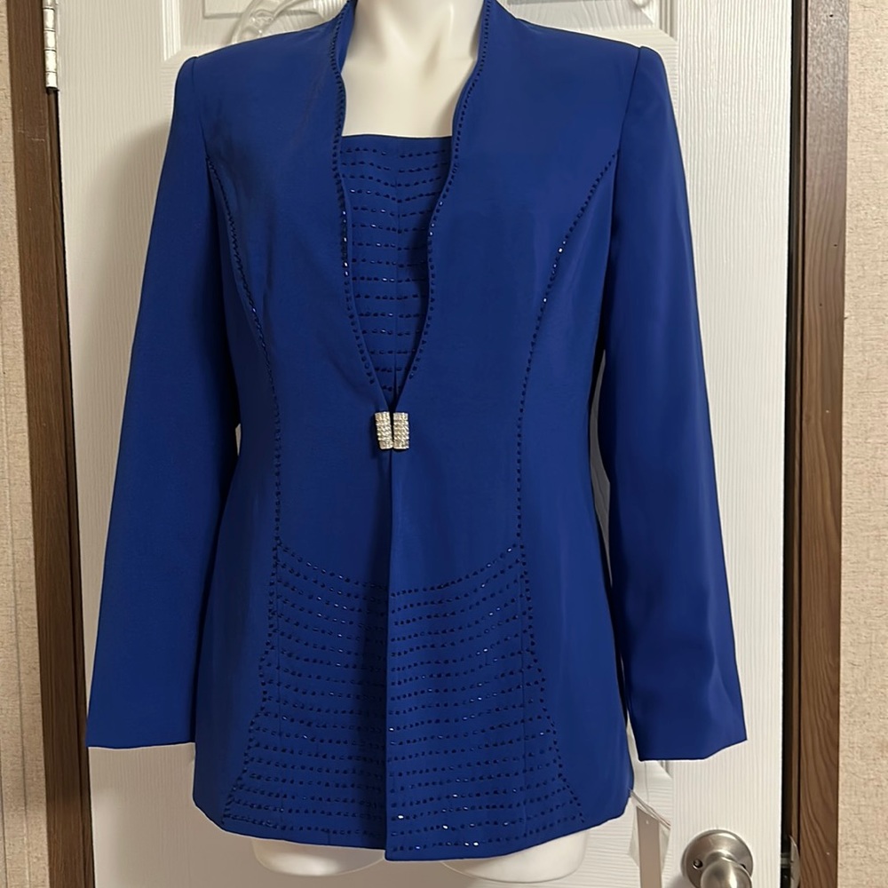 NWT women’s blue blazer Size 6